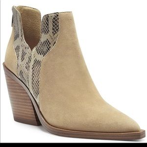 Vince Camuto Gannilla Suede Bootie (6.5)
